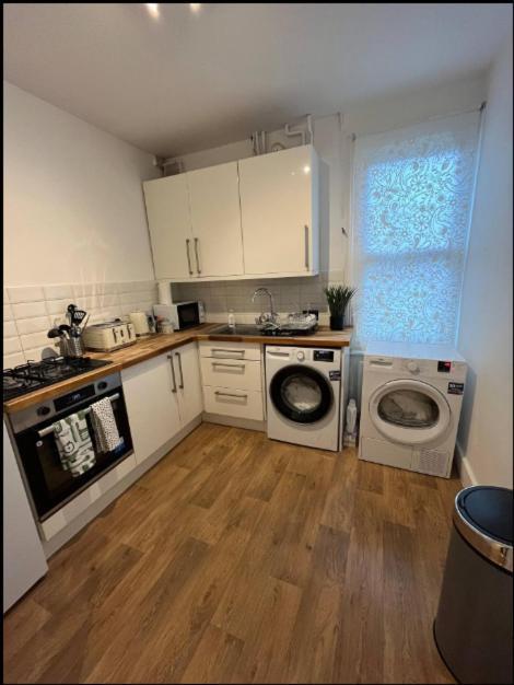 Two Bedroom Apartment In Λονδίνο Εξωτερικό φωτογραφία
